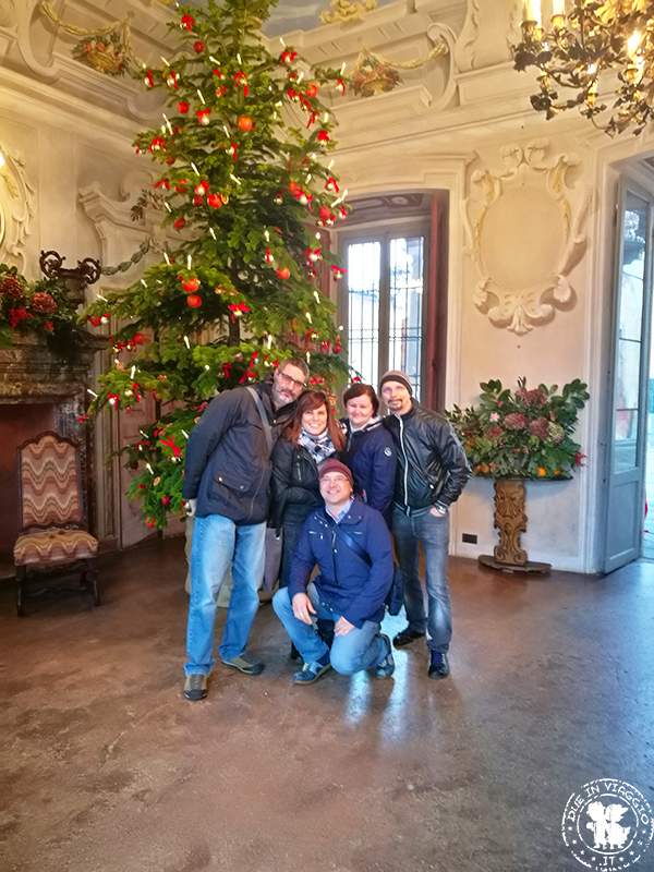 Villa della Porta Bozzolo Casalzuigno albero di Natale