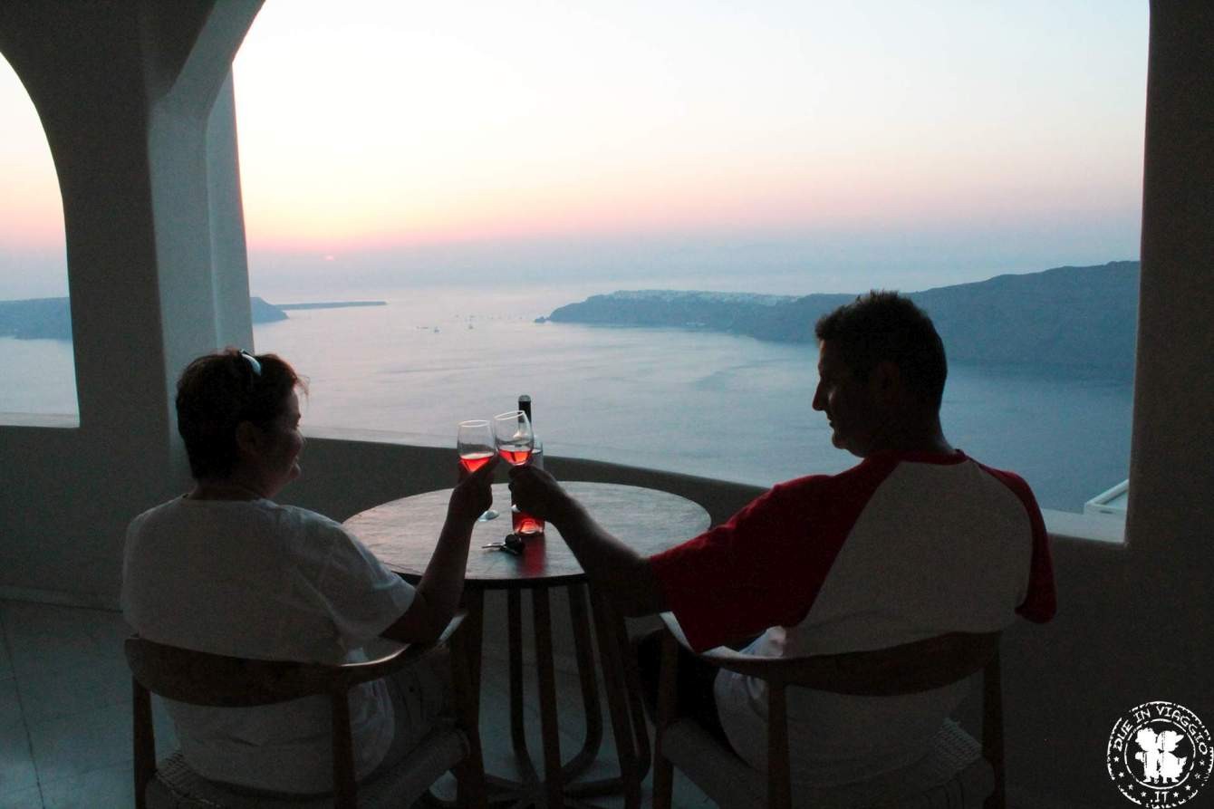 tramonto sulla caldera santorini