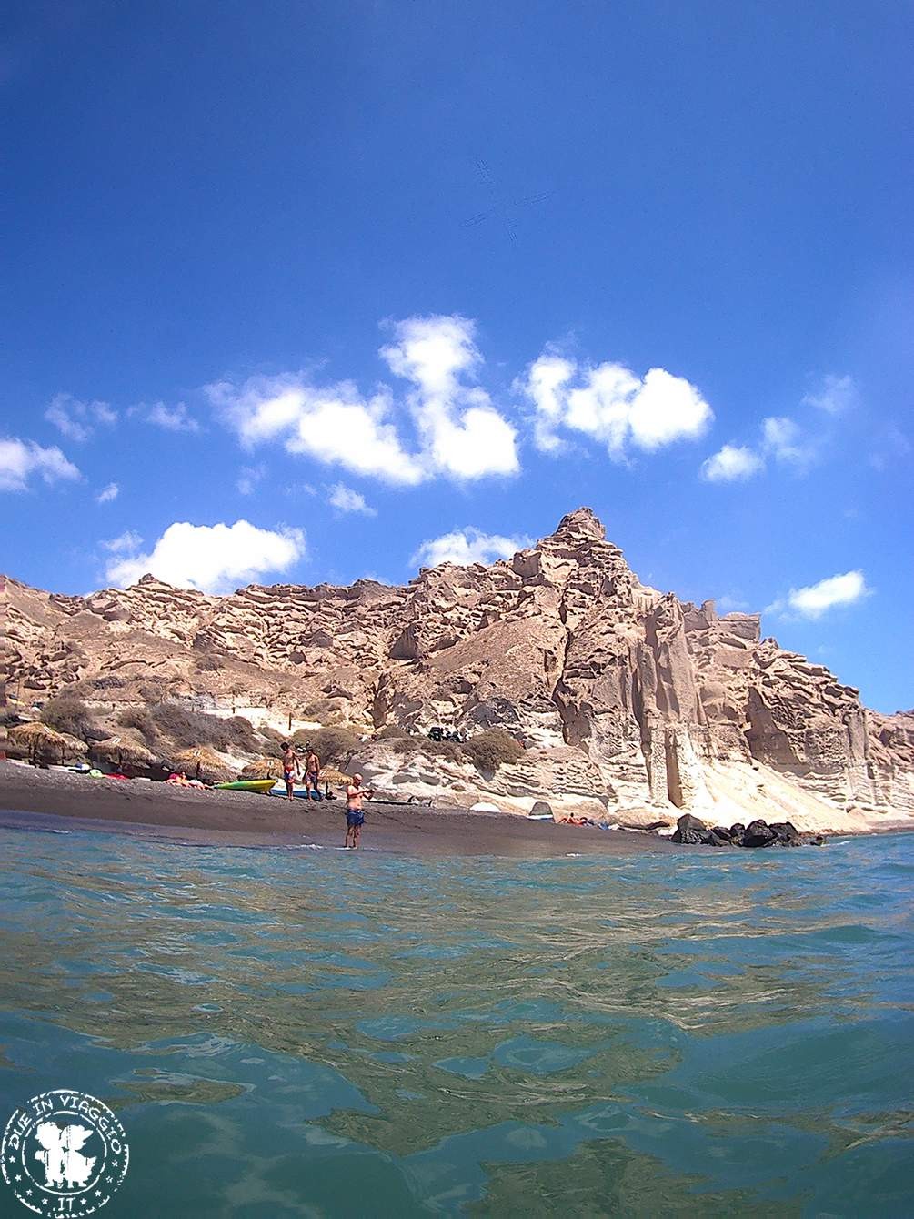 vlychada beach santorini