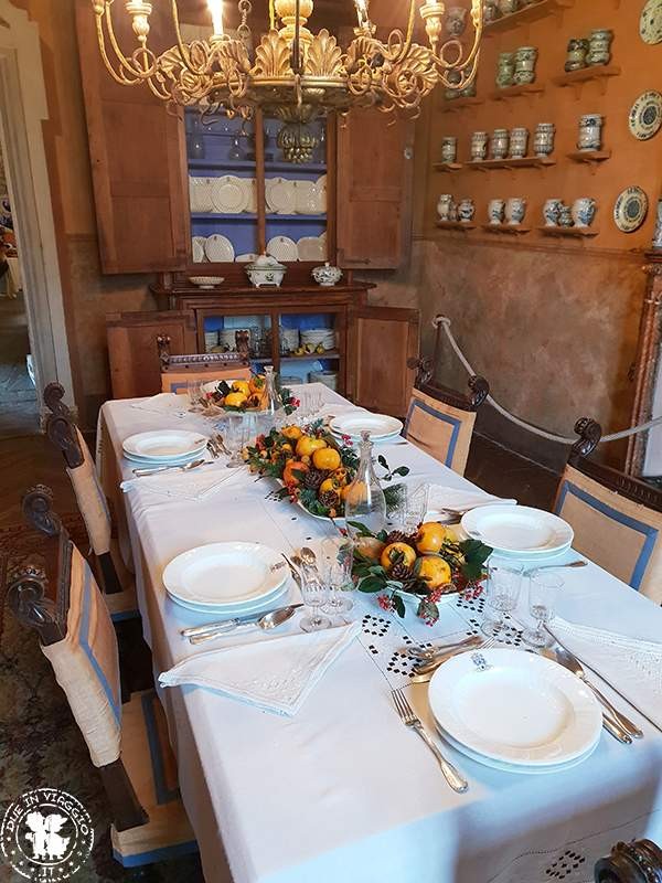 Villa della Porta Bozzolo Casalzuigno sala da pranzo